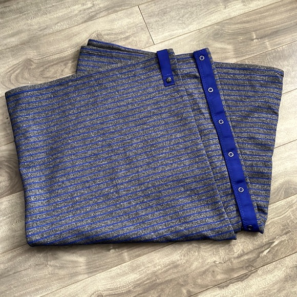 Lululemon Vinyasa Scarf - Picture 1 of 3